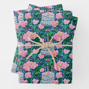 Papier d'enveloppement avant l'anniversaire