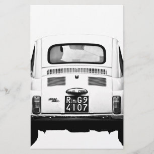 Papier Fiat 500 à Rome, Italie.