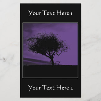 Papier Glastonbury Hawthorn. Arbre sur Hill. Violet, Noir