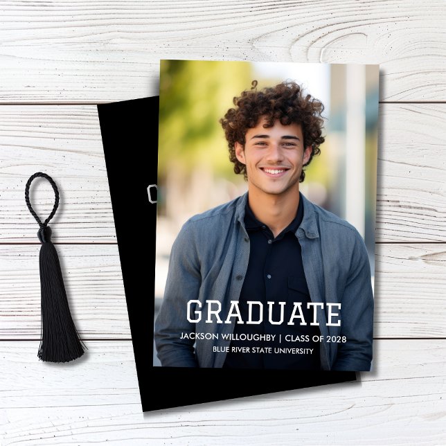 Papier Invitation à la graduation classique du budget ave (Créateur téléchargé)