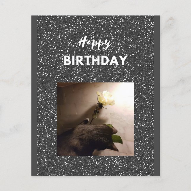 Papier Joyeux anniversaire. Tuxedo chat avec un rose. (Devant)