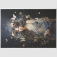 Belle femme en robe Vintage avec papillons
