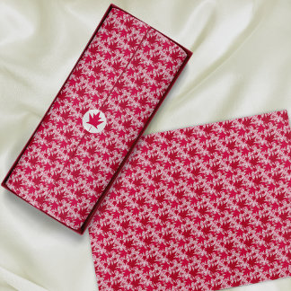 Papier Mousseline Feuilles d'érable sur un Arrière - plan rose