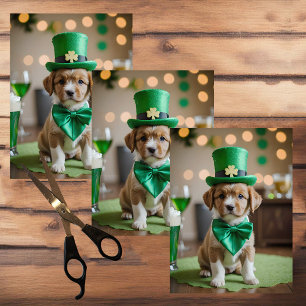 Papier Mousseline Joli chiot avec la tenue de St. Patrick dans un pu