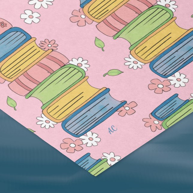 Papier Mousseline Livres Stacks et Fleurs Papier Tissu Rose (Pretty pink tissue paper with a pattern of watercolor book stacks and little flowers . )