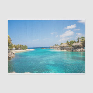 Papier Mousseline Plage tropicale pittoresque avec huttes de chaume 