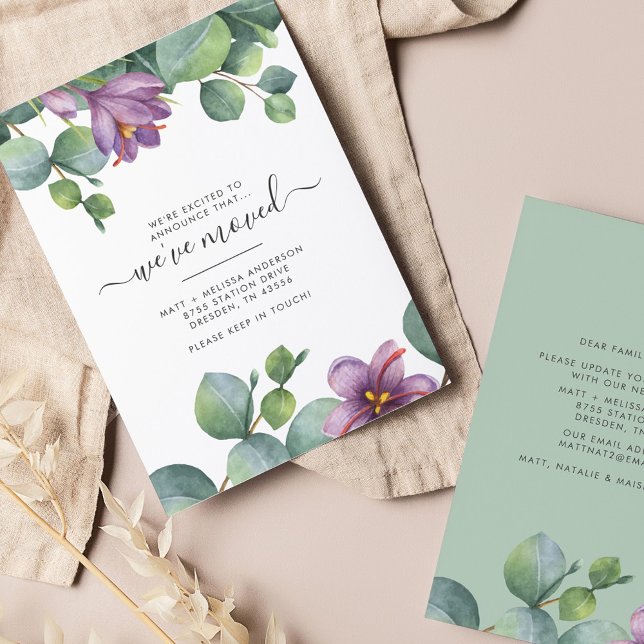 Papier Nous avons déménagé Budget Eucalyptus Purple Green (Eucalyptus Botanical Moving Announcement Card)