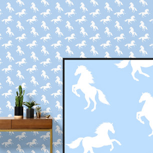 Papier Peint Chevaux blancs sur fond bleu pâle doux