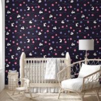Mignonne lapin blanc et fleurs sur Motif pourpre