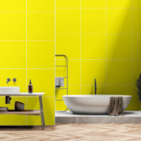 Un carré jaune centré sur un fond blanc propre