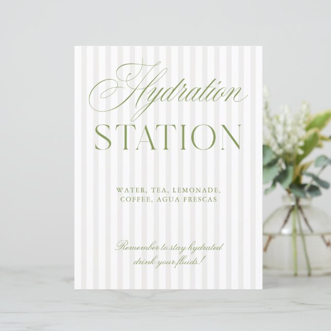 Papier Sage Green & Beige Wedding Hydration Station Sign (Debout devant)