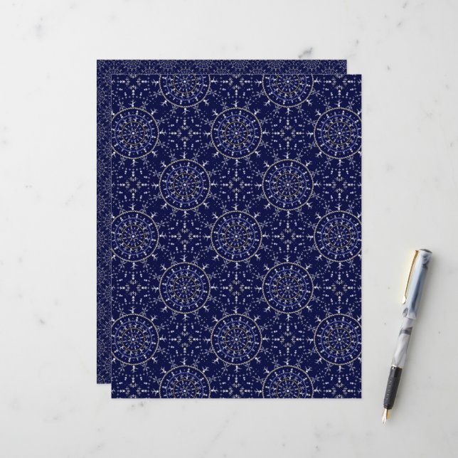 Papier Scandinave Ditsy Winter Navy & Gold Diamond Tile (Devant/Arrière en situation)