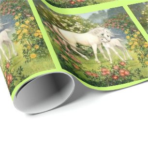 Papier vintage d'emballage cadeau de licornes
