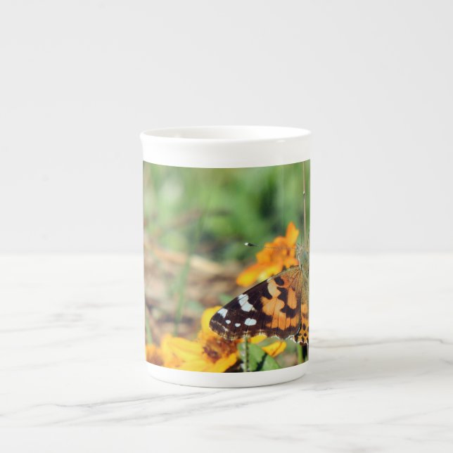 Papillon de la dame peinte sur Zinnia Mug (Devant)