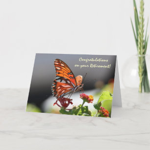Papillon Monarque sur carte de retraite Fleur sauv