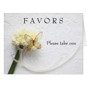 Papillon sur bouquet de fleurs