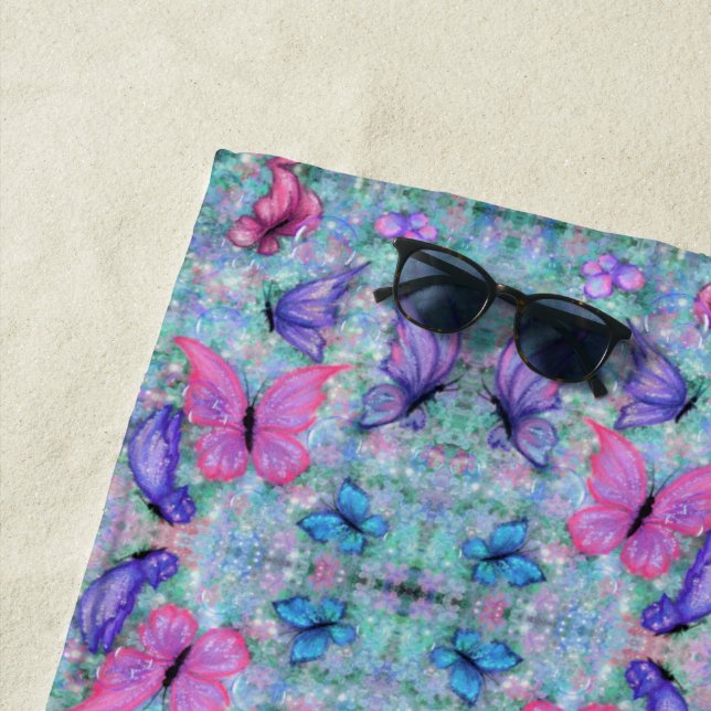 Papillons colorés Serviette de plage (En situation)