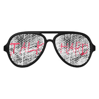 Parlez dur ! Montez les lunettes de soleil inspiré