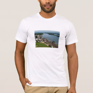 passenger train in Rüdesheim am Rhein T-Shirt