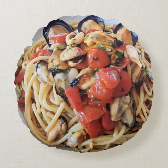 Pasta Art Throw Pillow – Realistic Italian food (Front)