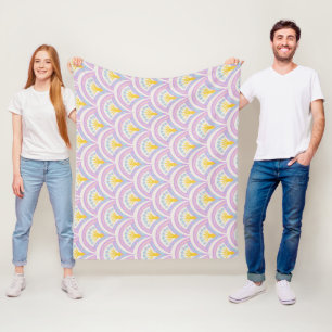 Pastel coloured shell pattern fleece blanket