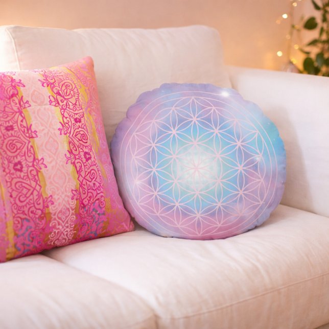 Pastel Harmony – Colour of Heart Round Pillow (Creator Uploaded)
