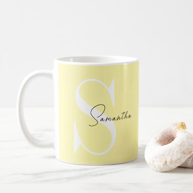 Pastel Personnalisé Monogramme jaune Mug classique (Avec donut)