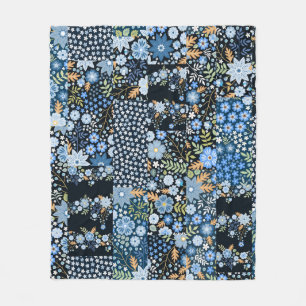 Patchwork Blue Flowers: Seamless Fabric. Fleece Blanket