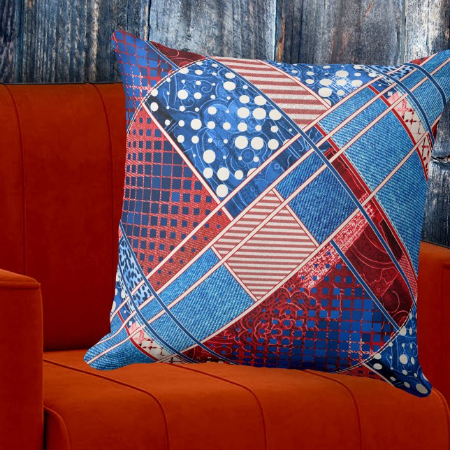 Patchwork Quilt Blue Jeans Motif Coussin (Contemporary pillow featuring a modern abstract design with blue jeans and artistic red and white)