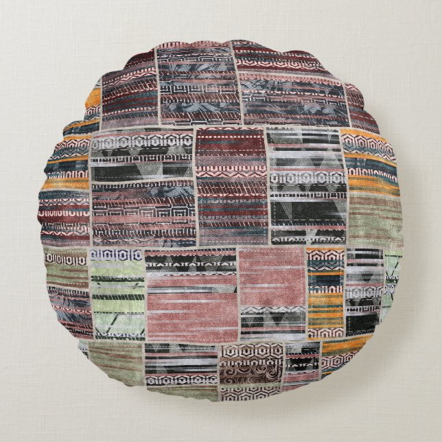 Patchwork Quilt Collage Seamless Print. Round Pillow (Front)