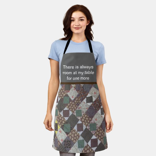 Patchwork Quilt Photo Welcoming Family Country Apron (Worn)