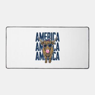 Patriotic Highland Cow America Vintage T-Shirt Des Desk Mat