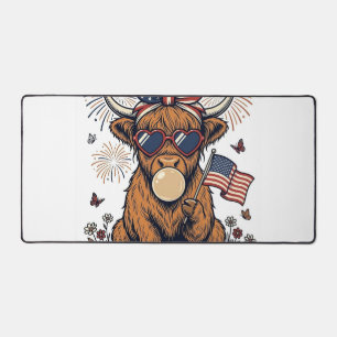 Patriotic Highland Cow Bubblegum Vintage Engraving Desk Mat
