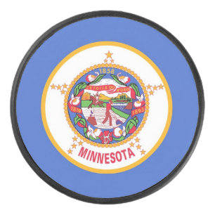 Patriotique hockeyeuse avec drapeau du Minnesota