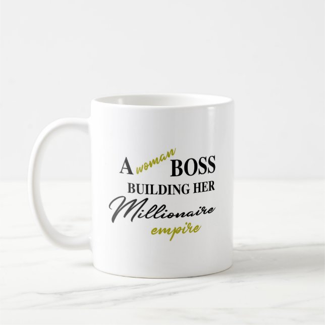 Patron de femme construisant sa propre tasse (Gauche)