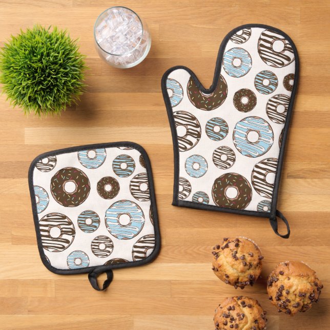 Pattern Of Doughnuts, Blue Doughnuts, Brown Doughn Oven Mitt & Pot Holder Set (Top Down)