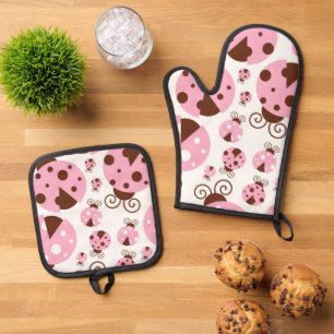 Pattern Of Ladybugs, Cute Ladybugs, Pink Ladybugs Oven Mitt & Pot Holder Set