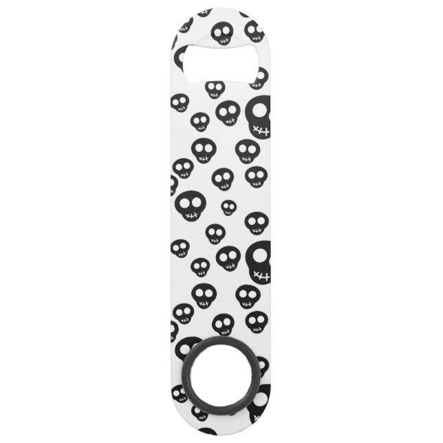 Pattern with black skulls on white bar key (Front)