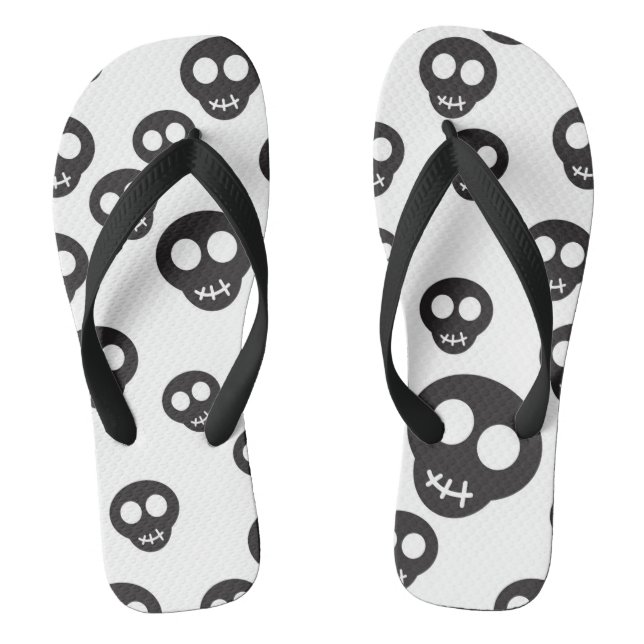 Pattern with black skulls on white flip flops (Footbed)
