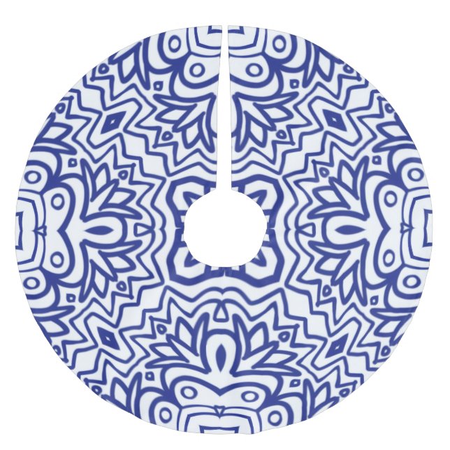 Pattern With Blue on White Brushed Polyester Tree Skirt (Front)