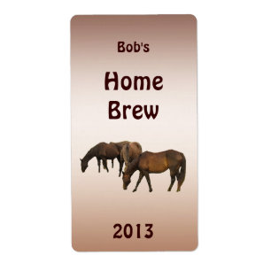 Pâturage de l'étiquette de bière de chevaux