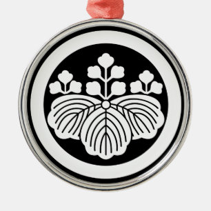 Paulownia with 5&3 blooms in circle metal ornament