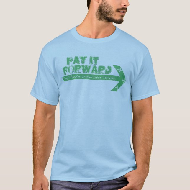 Payez-lui le T-shirt en avant (Devant)