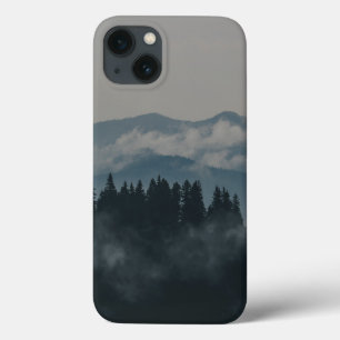 Paysage de montagne de forêt brumeuse coque iphone
