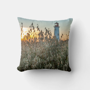 Paysage maritime au coucher de soleil throw pillow