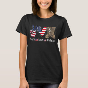 Peace Love Veteran Usa Flag Combat Boots Veteran D T-Shirt
