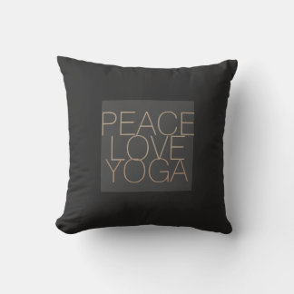 peace love yoga citation coussin sur gris