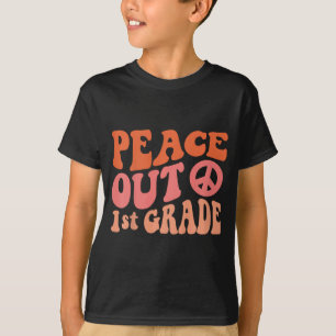 Peace Out 1st Grade Funny Retro 70's Last Day Of 1 T-Shirt