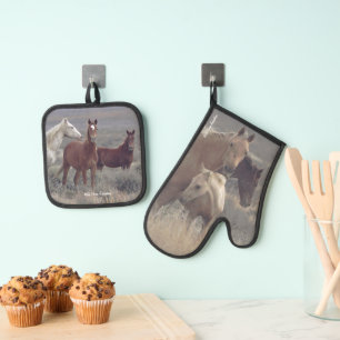 Peaceful Wild Horses Oven Mitt & Pot Holder Set