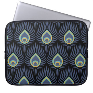 Peacock Feather: Elegant Pattern. Laptop Sleeve